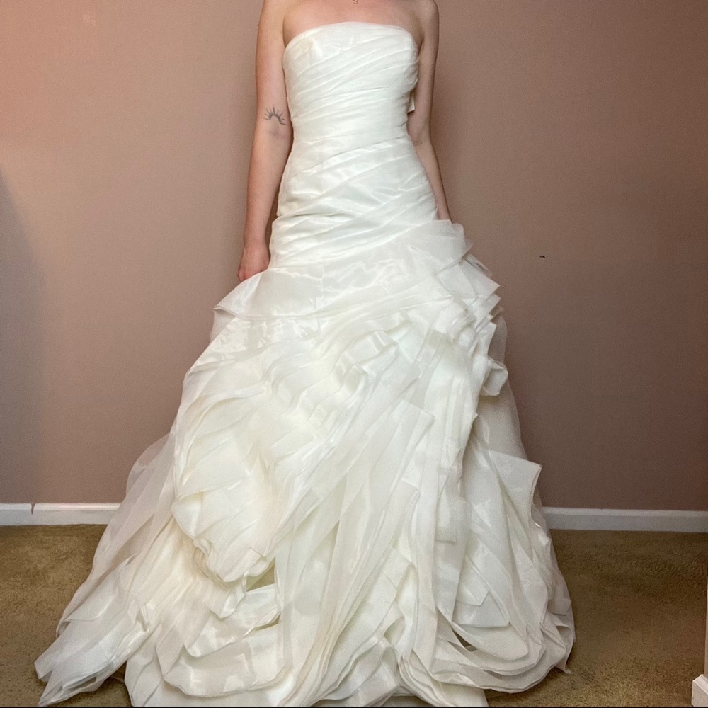 Ivory Vera Wang Wedding dress